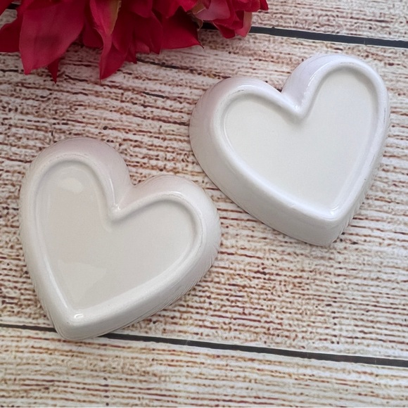 MARTHA STEWART set of 2 ceramic you & me heart trinket trays - Picture 6 of 8